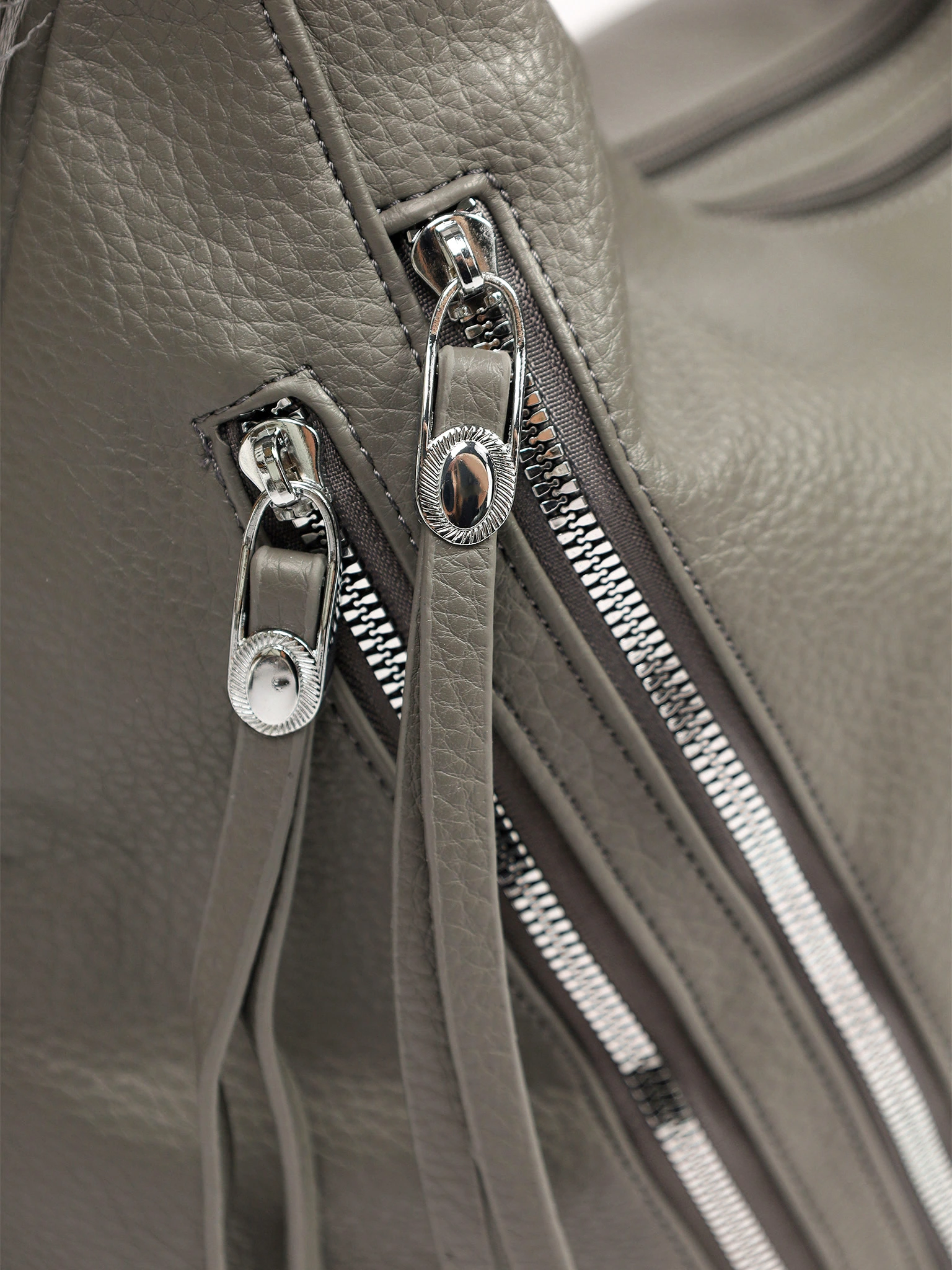 Сумка-шоппер с декоративными пуллерами в ассортименте